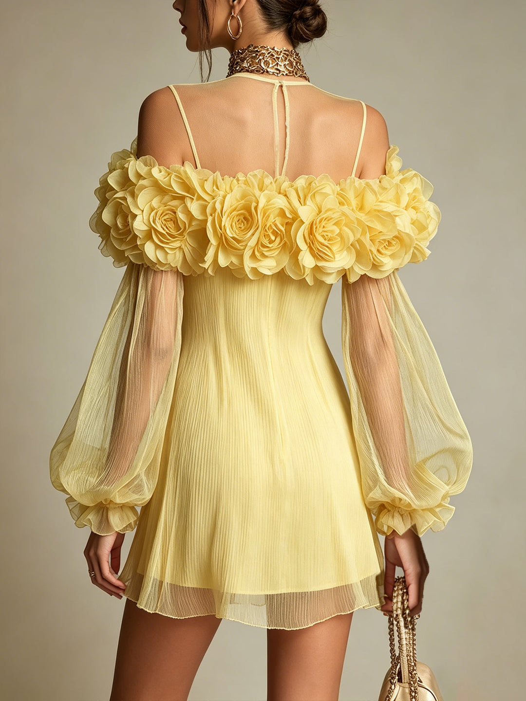 Liziana - Mini Vestido Plisado Con Adornos Florales En 3D